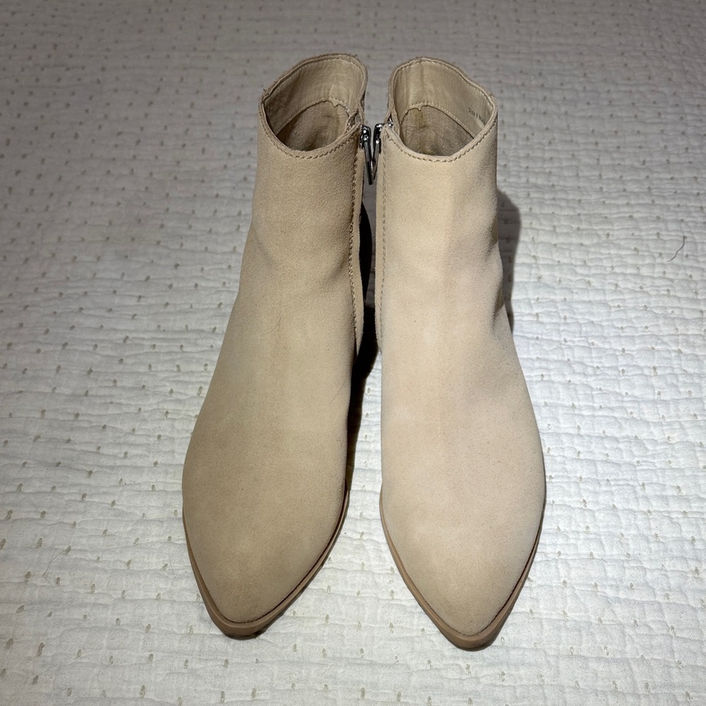 Elegant Beige Ankle Boots